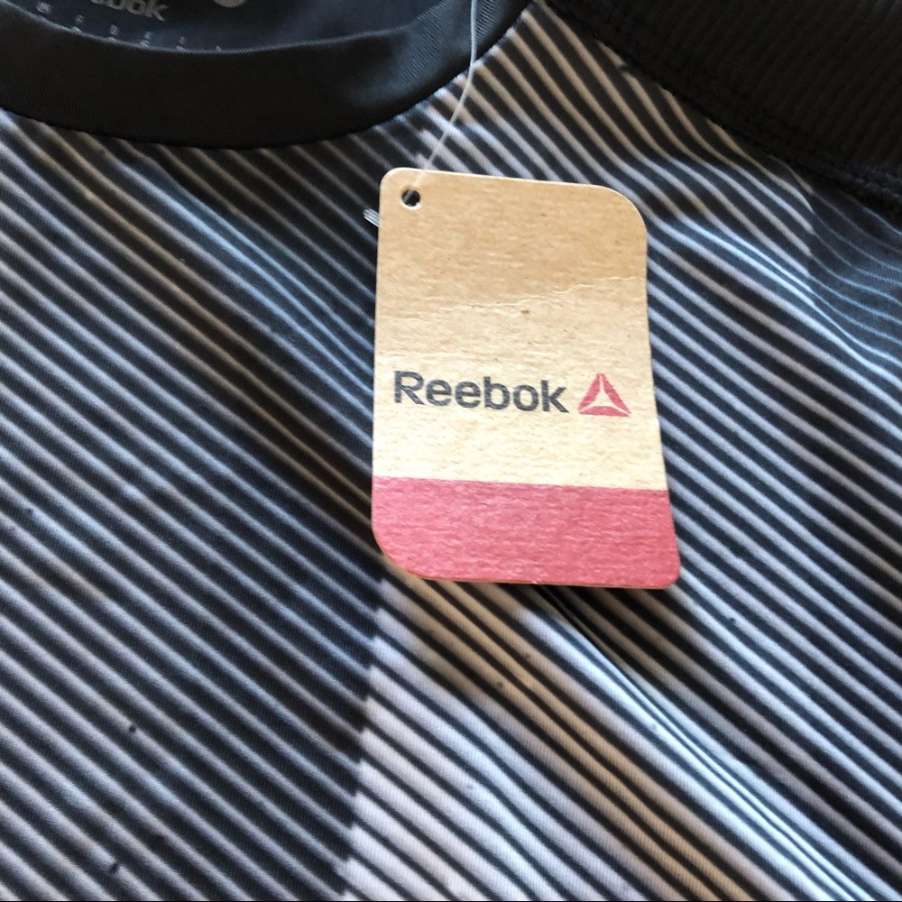 5/$25 Reebok One Series Training Compression Tee Size S - Picture 6 of 8